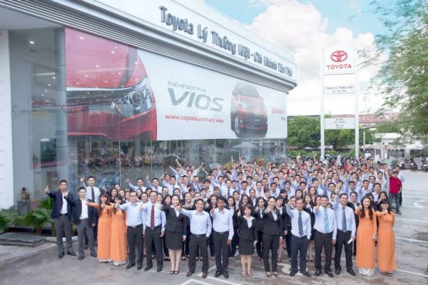 Tập thể CB-CNV Toyota Lý Thường Kiệt