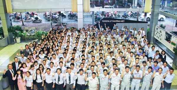 Tập thể CB-CNV Toyota Lý Thường Kiệt