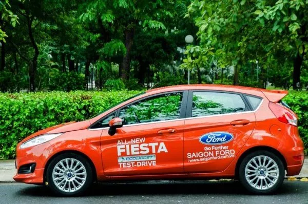 Ford Fiesta 2014 Vs Toyota Yaris 2014 - Bạn Chọn Xe Nào? 3 Ford Fiesta 2014 Vs Toyota Yaris 2014 - Bạn Chọn Xe Nào?