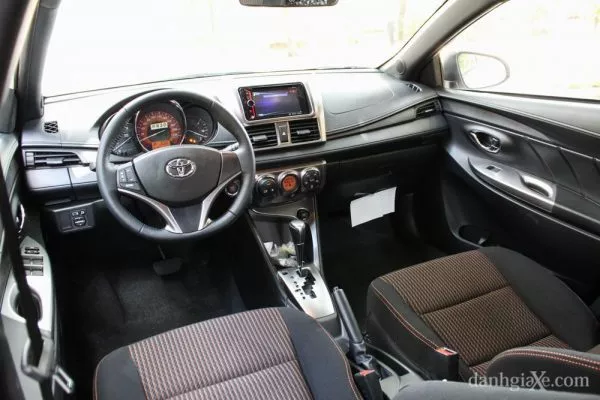 Ford Fiesta 2014 Vs Toyota Yaris 2014 - Bạn Chọn Xe Nào? 6 Ford Fiesta 2014 Vs Toyota Yaris 2014 - Bạn Chọn Xe Nào?