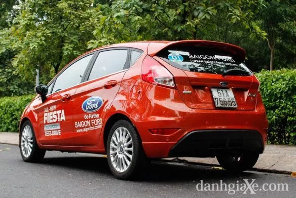 Ford Fiesta 2014 Vs Toyota Yaris 2014 - Bạn Chọn Xe Nào? 23 Ford Fiesta 2014 Vs Toyota Yaris 2014 - Bạn Chọn Xe Nào?
