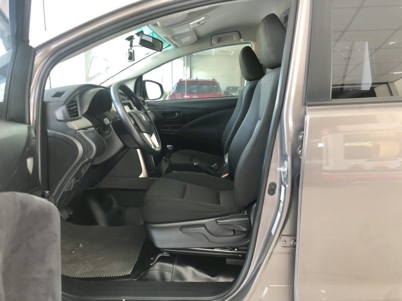 Toyota Innova 2.0E 2020