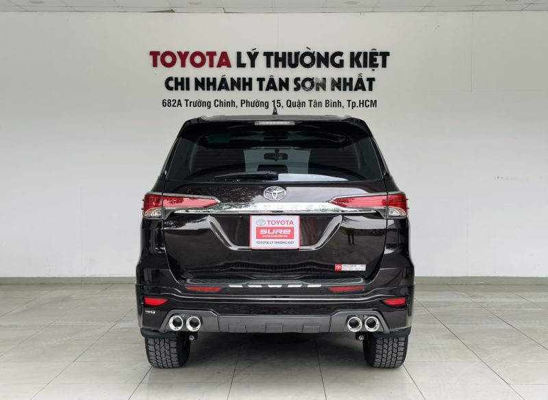 Toyota Fortuner 2.7At 4X2 2017