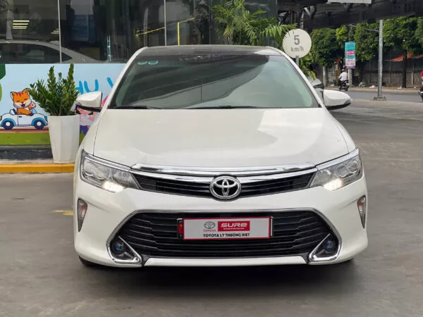 Toyota Camry 2.0G 2019