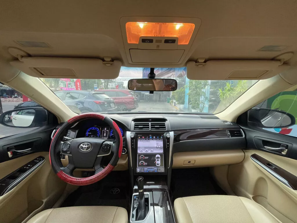 Toyota Camry 2.0G 2019