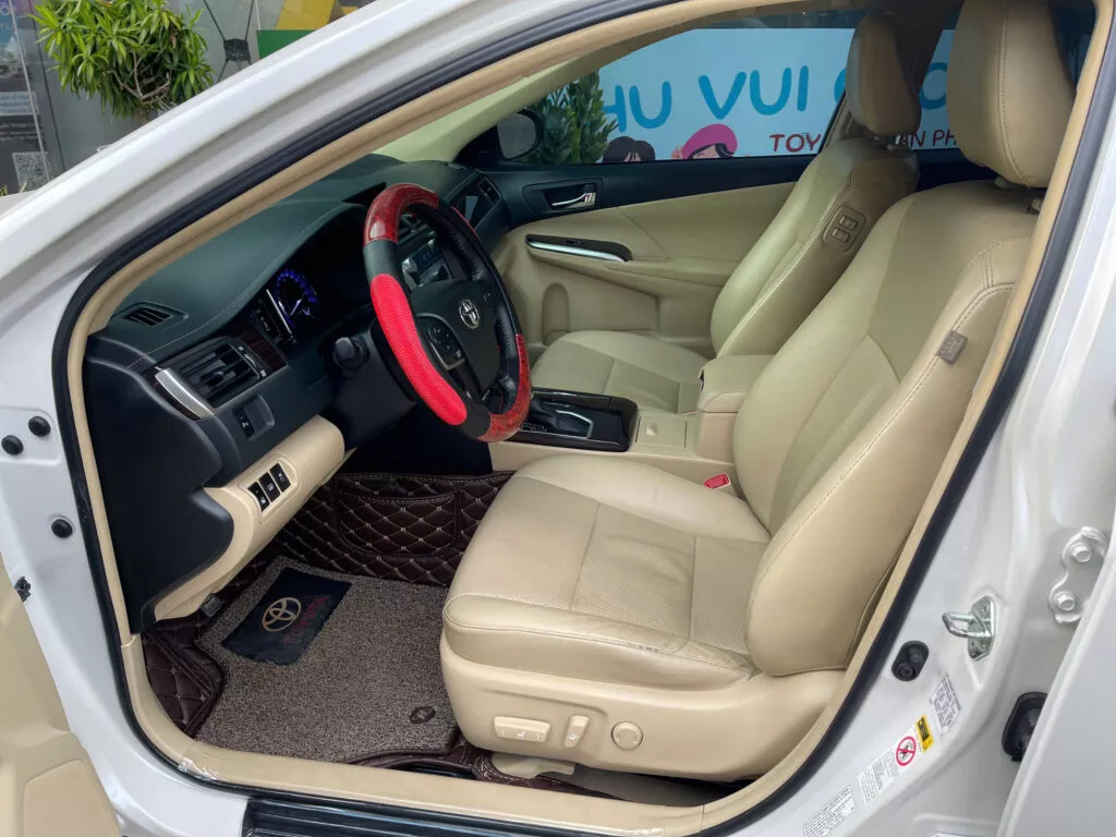 Toyota Camry 2.0G 2019