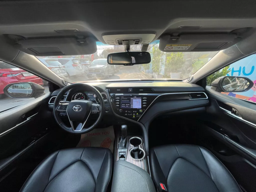 Toyota Camry 2.5Q 2020