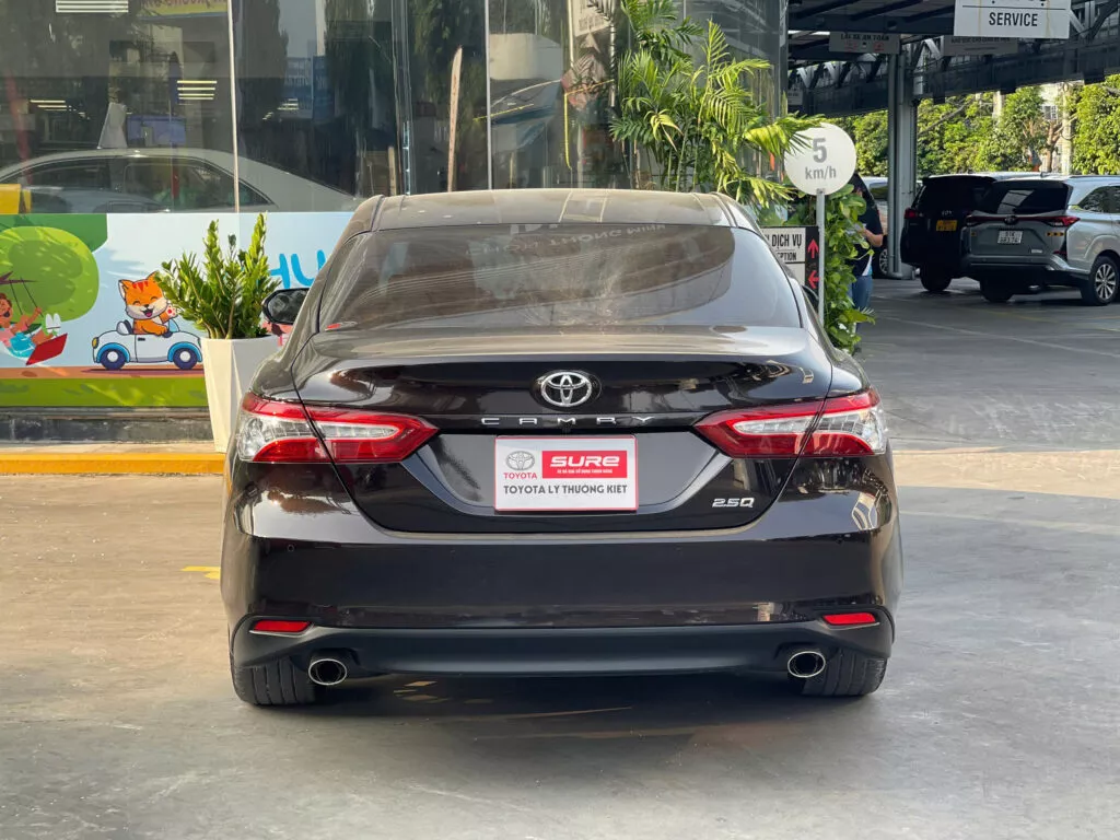 Toyota Camry 2.5Q 2020