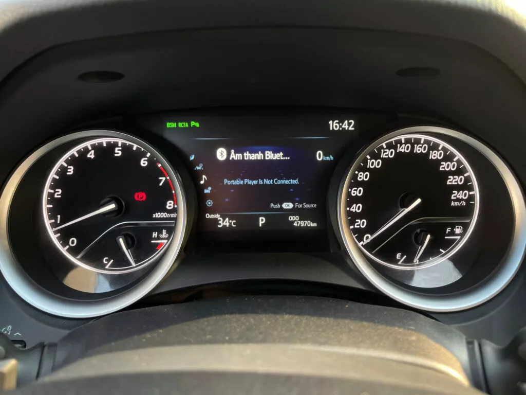 Toyota Camry 2.5Q 2020