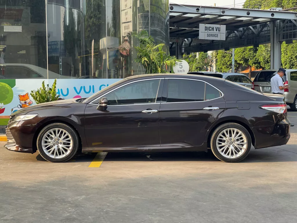 Toyota Camry 2.5Q 2020